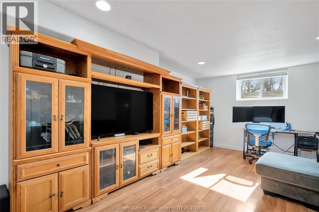 208 HUDSON DRIVE - 25