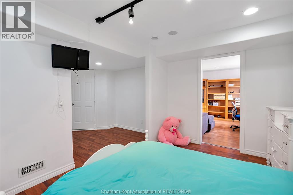 208 HUDSON DRIVE - 28