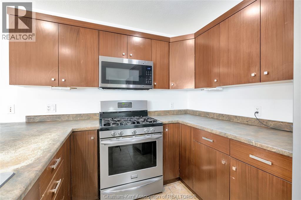 208 HUDSON DRIVE - 5