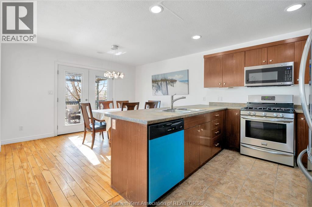 208 HUDSON DRIVE - 6