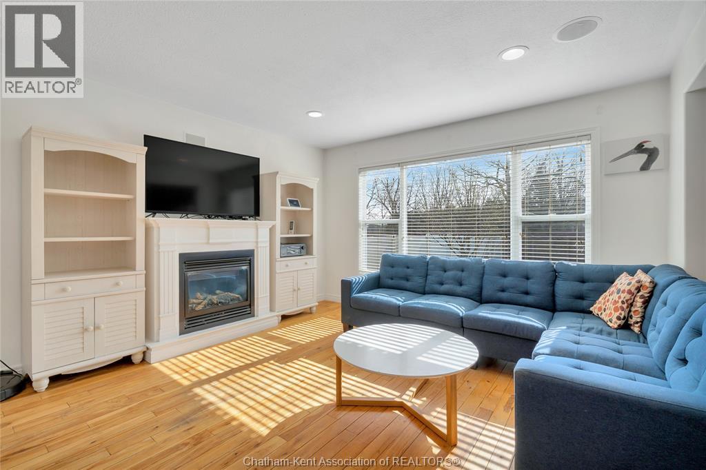 208 HUDSON DRIVE - 9