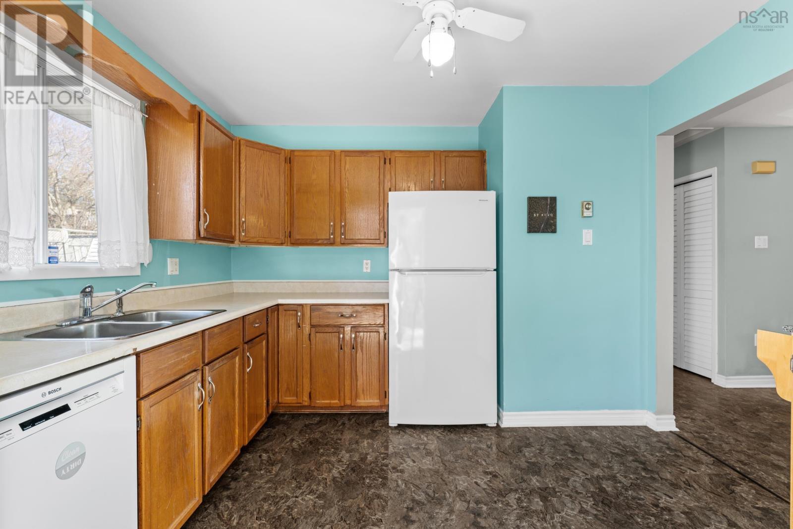 Property 15 of 36 of 27 Longstaff Court