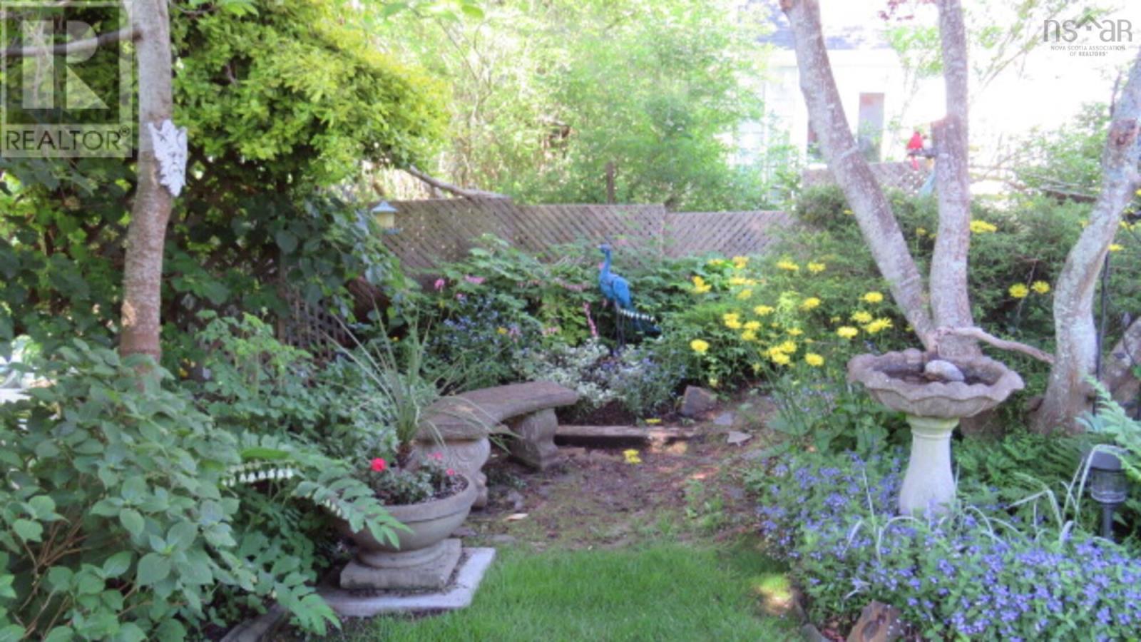 Property 41 of 44 of 7082 Murdoch Avenue