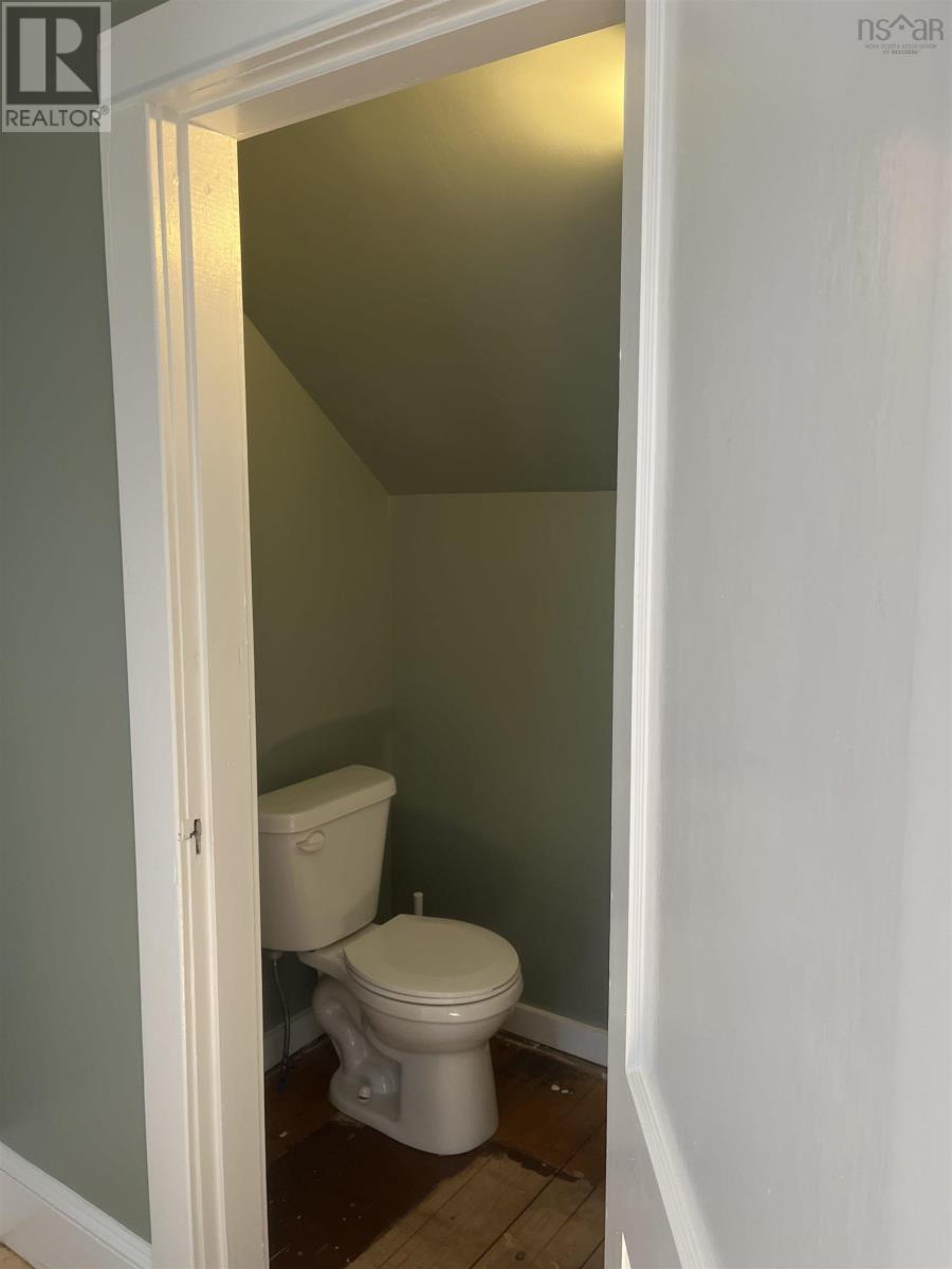 120 OLD PORT MOUTON ROAD - 27