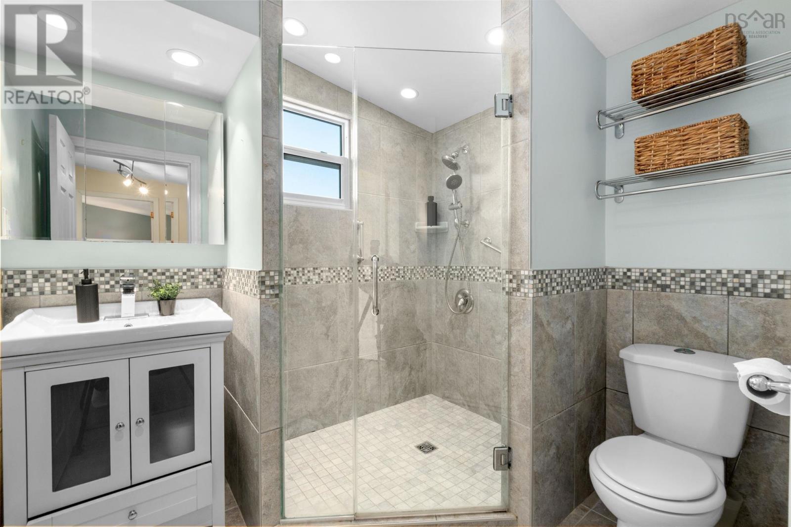 Property 22 of 44 of 7082 Murdoch Avenue