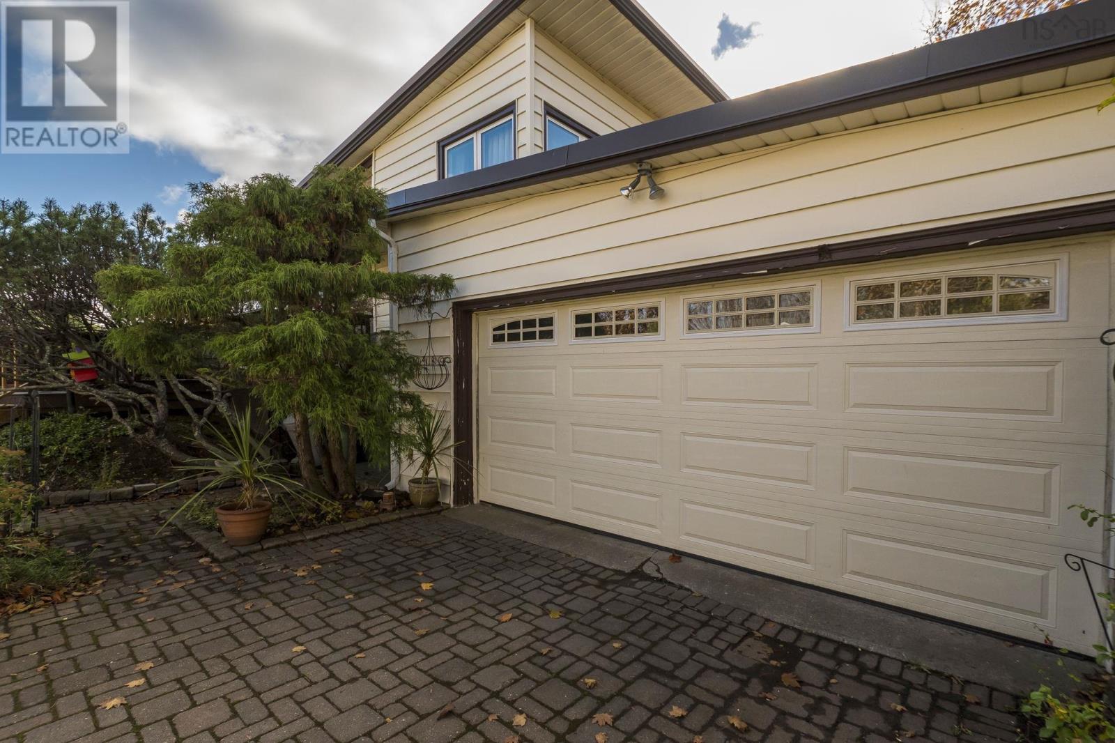 Property 42 of 44 of 7082 Murdoch Avenue