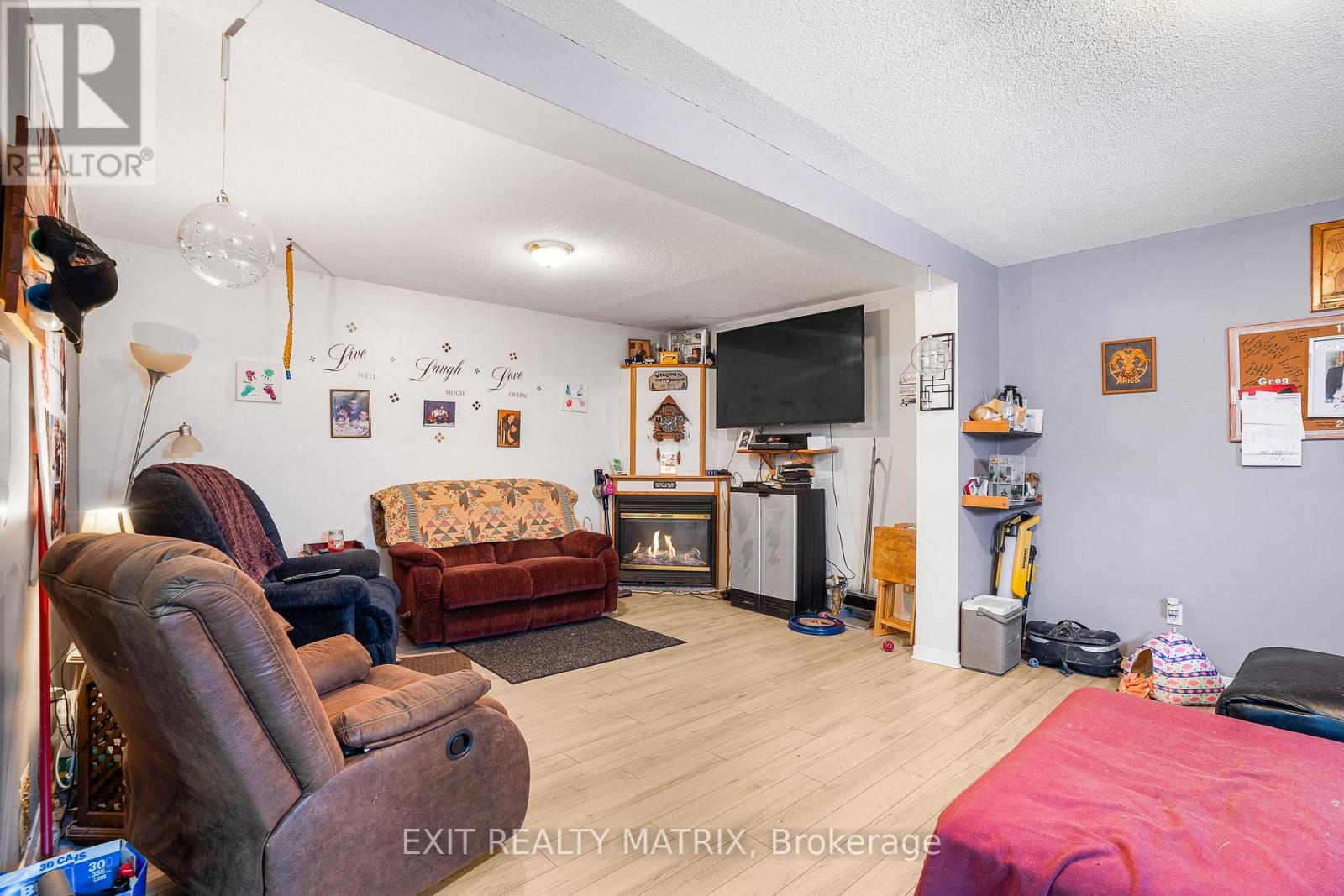 993 JACYNTHE STREET — photo 21
