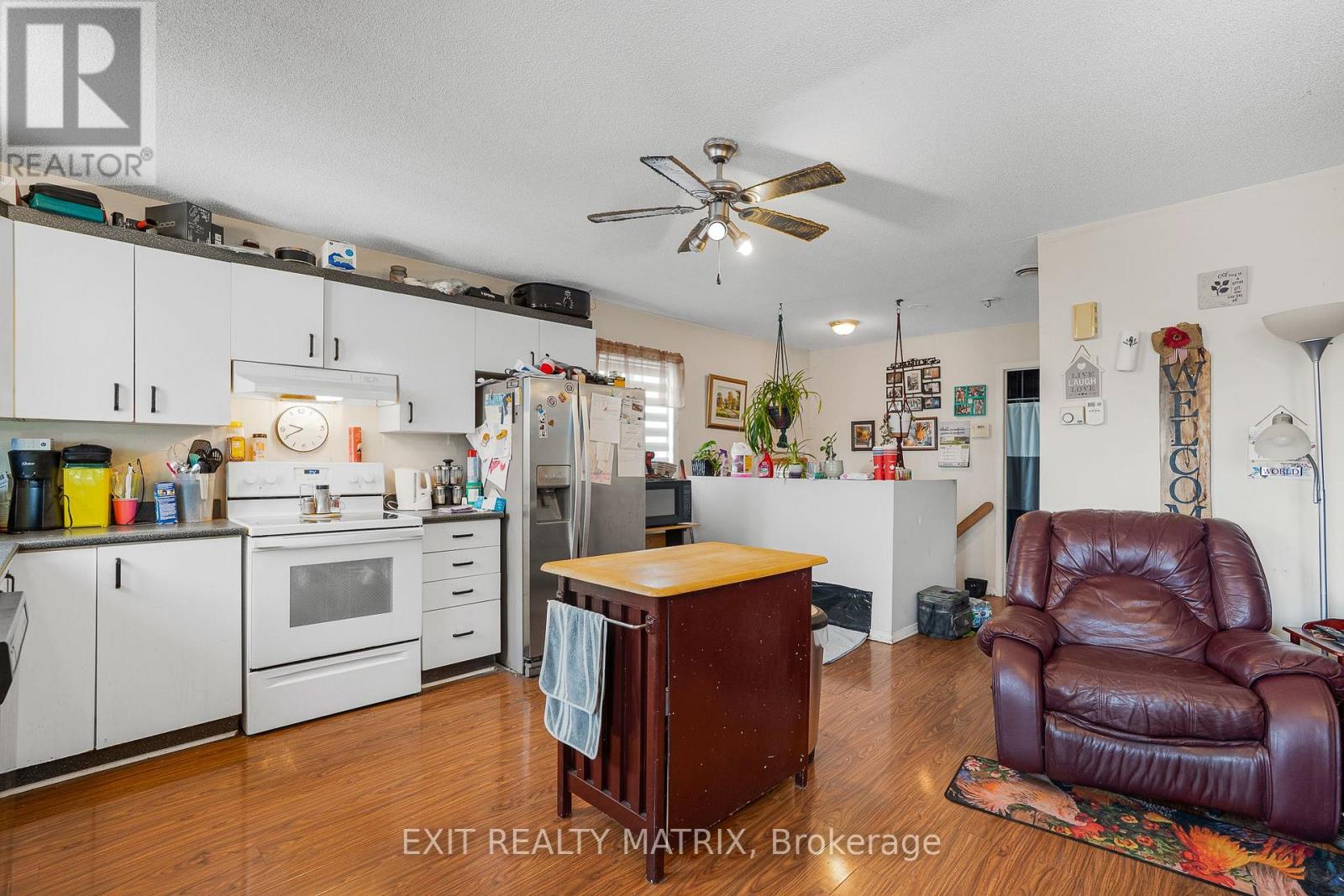 993 JACYNTHE STREET - 9