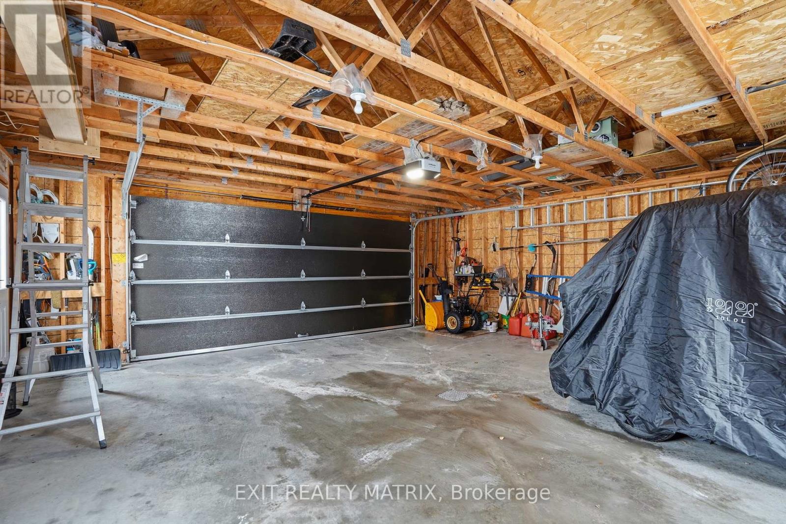 2176 BAY ROAD — photo 35