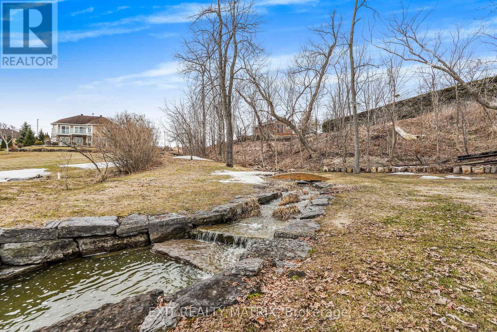 2176 BAY ROAD — photo 41