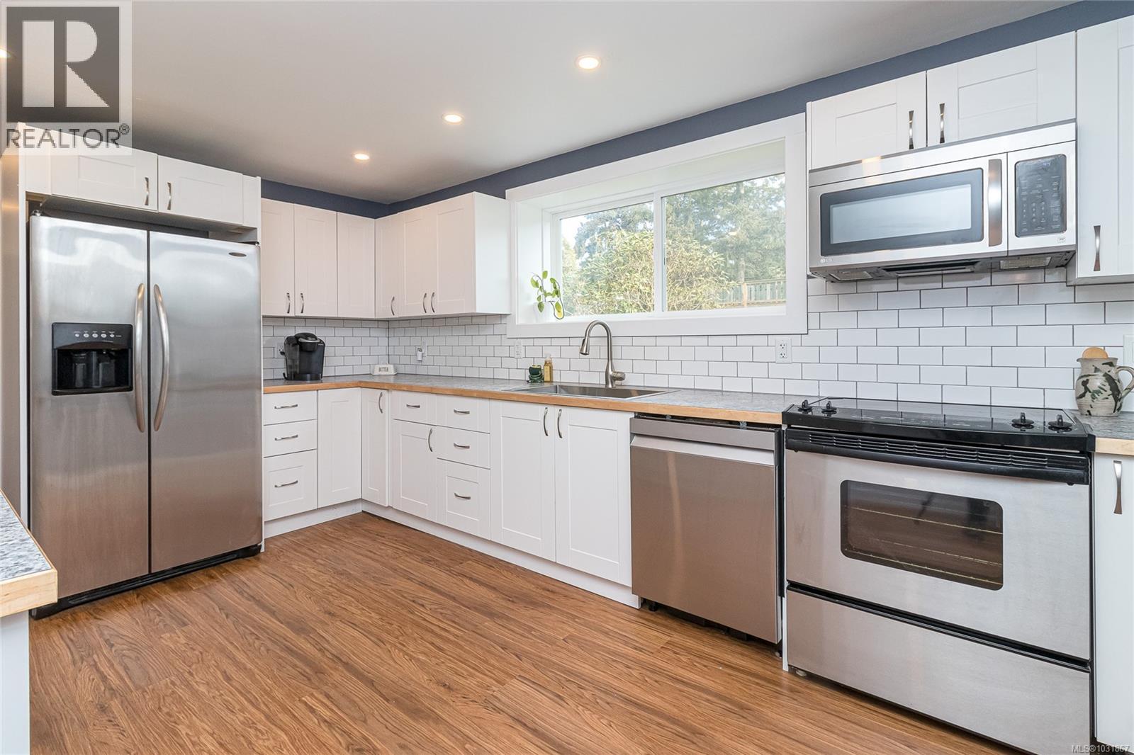 3072 MALLARD AVE - 28