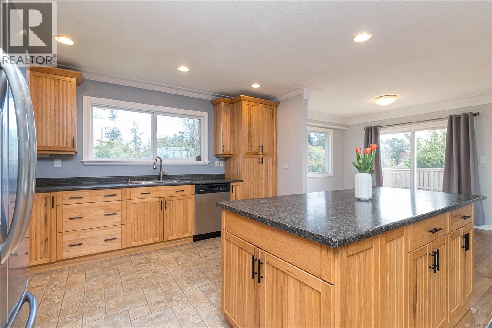 3072 MALLARD AVE - 13