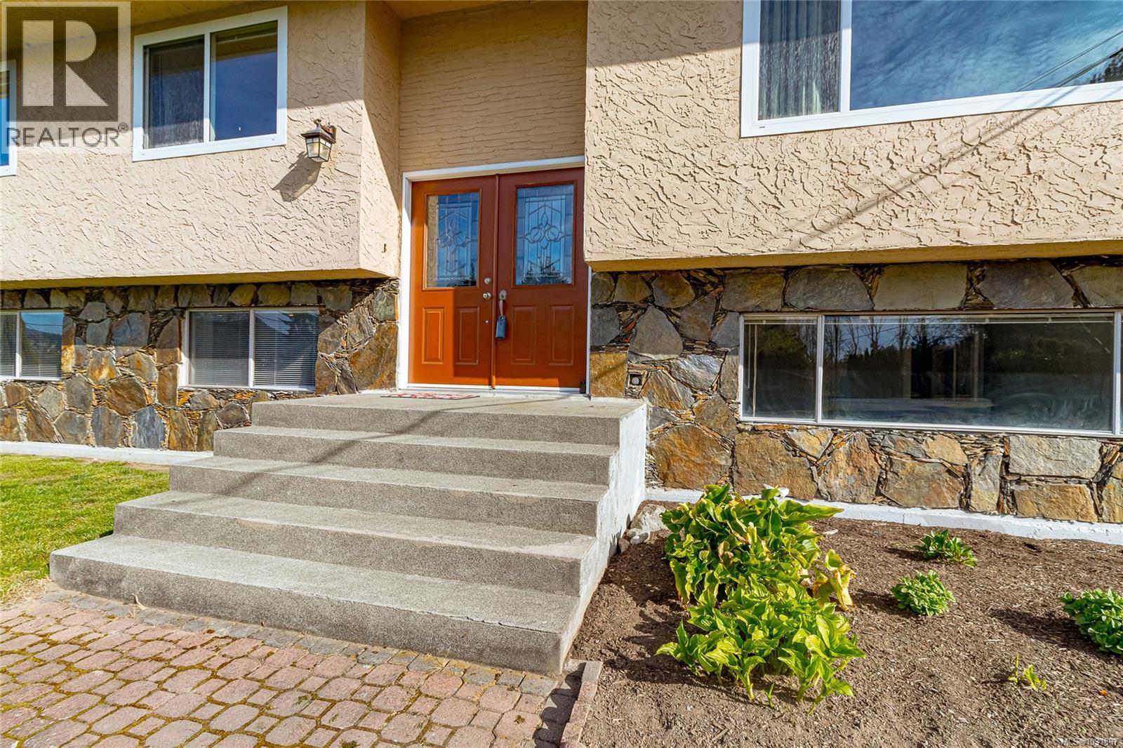 3072 MALLARD AVE - 4