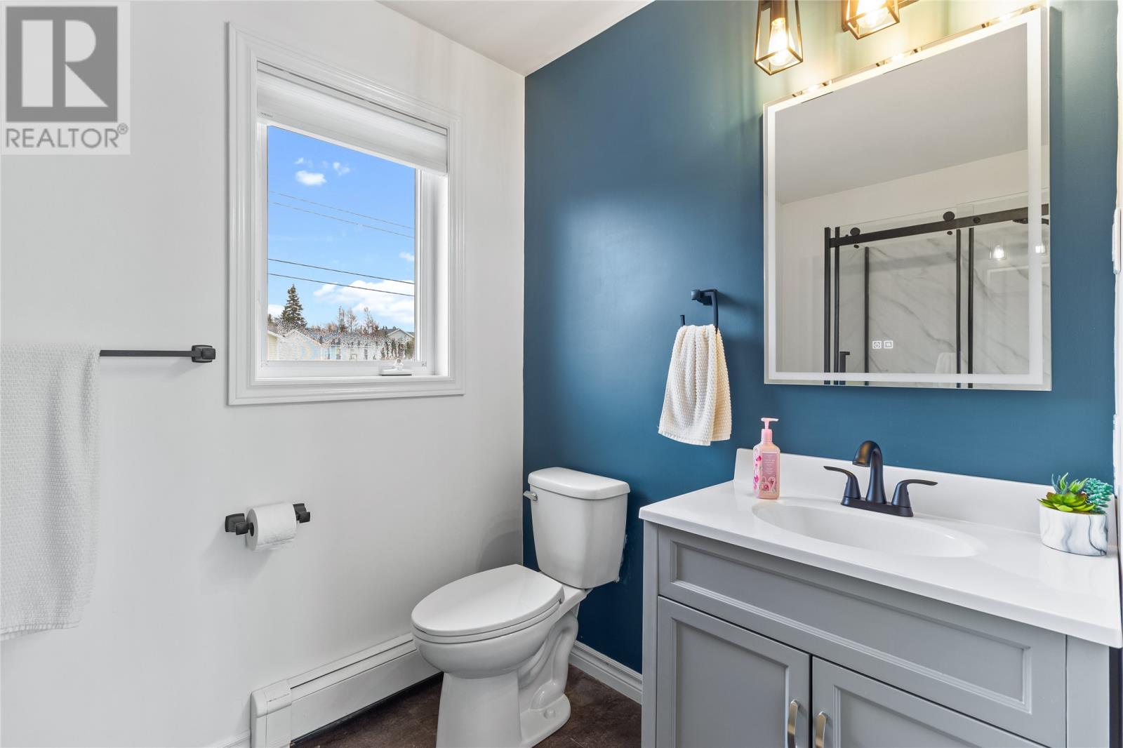 15 Tampa Drive — photo 17