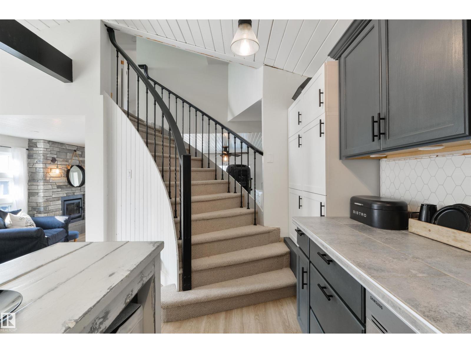820 8 ST - 33