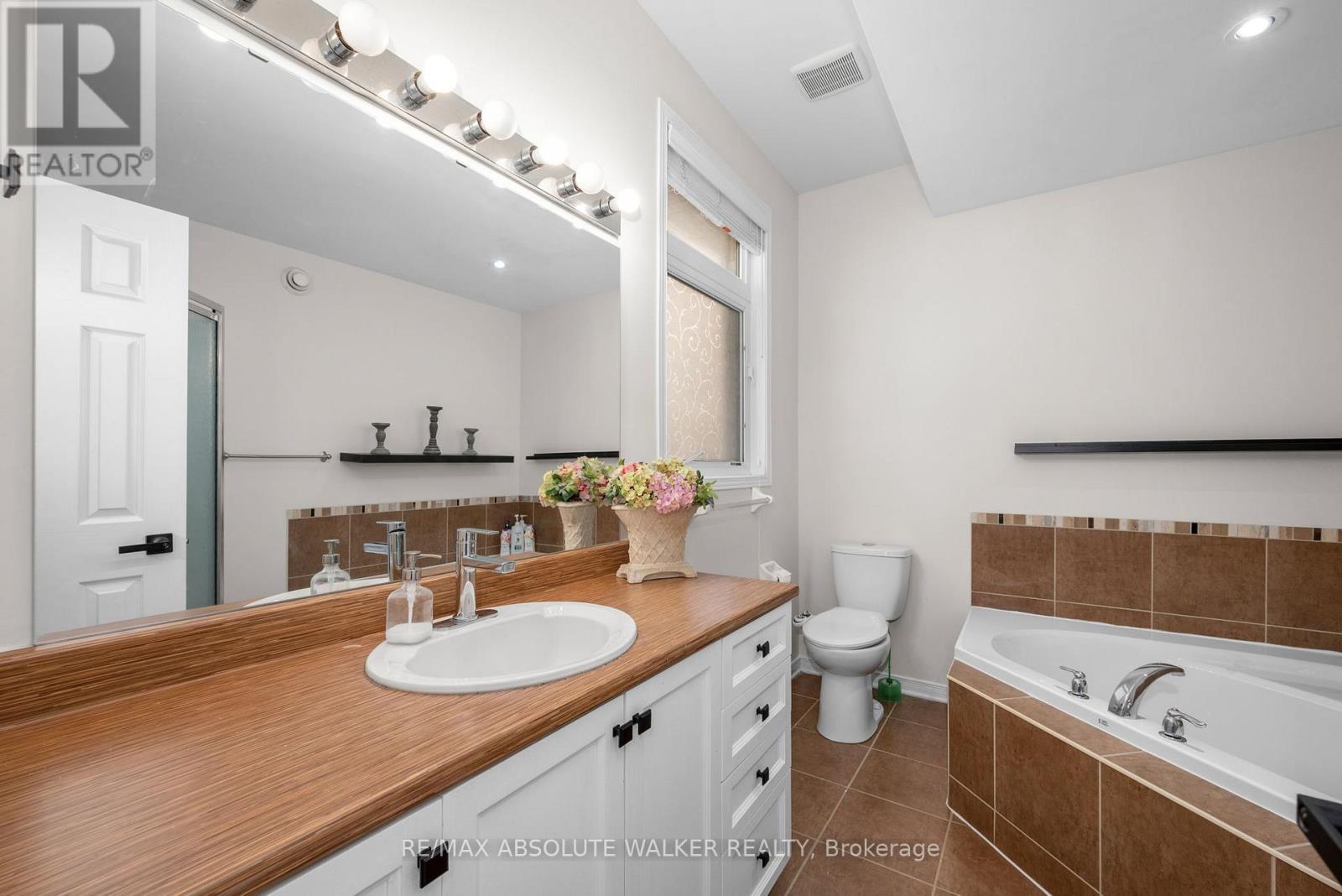 1024 MARCONI AVENUE - 14