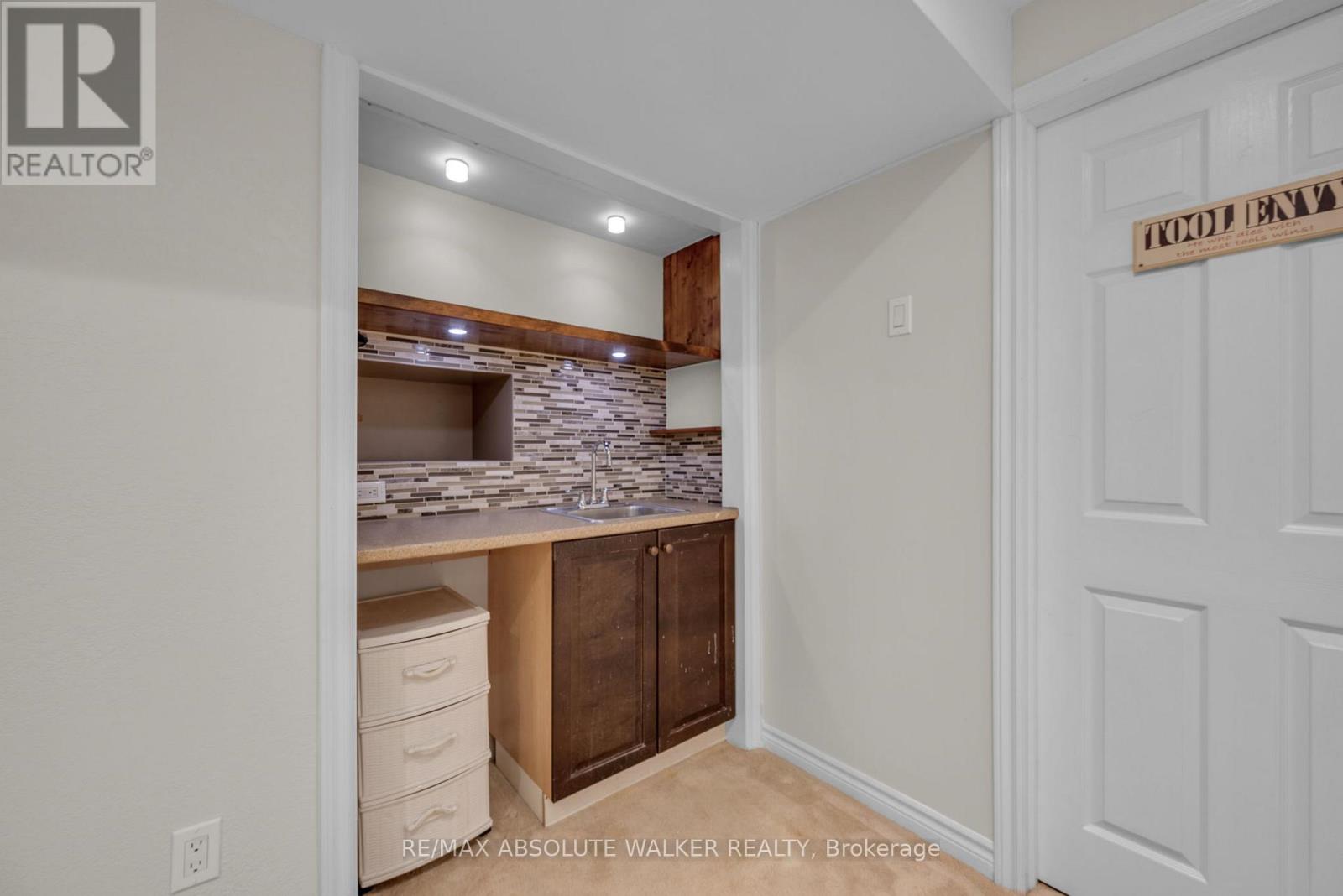 1024 MARCONI AVENUE — photo 27