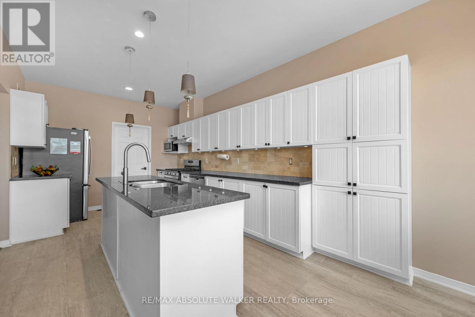 1024 MARCONI AVENUE - 7