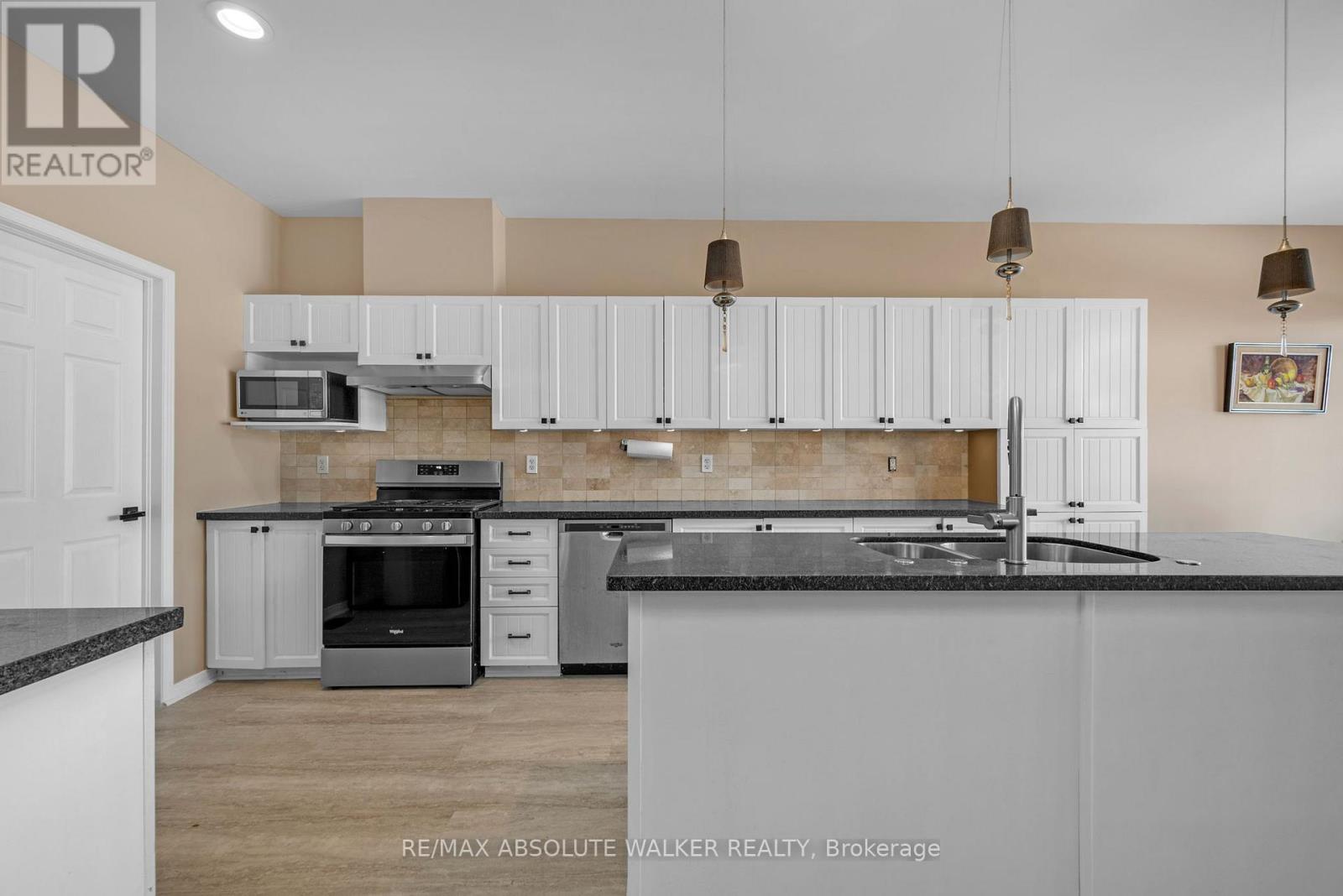 1024 MARCONI AVENUE — photo 8