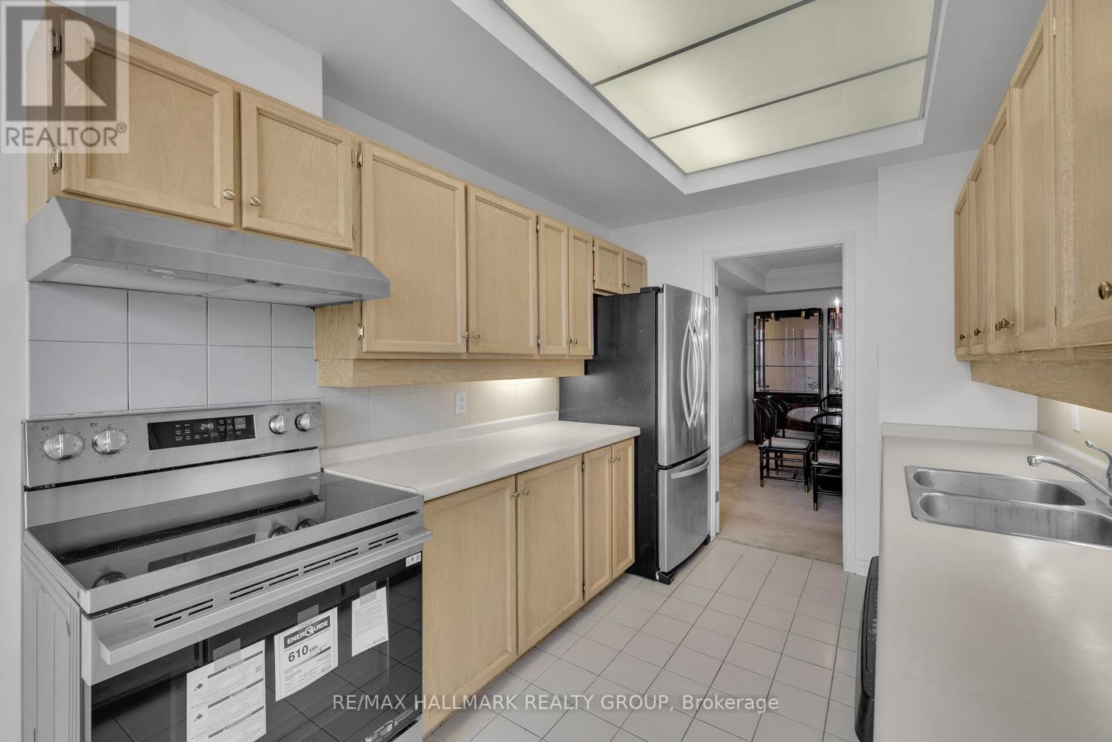 2204 - 1480 RIVERSIDE DRIVE — photo 9