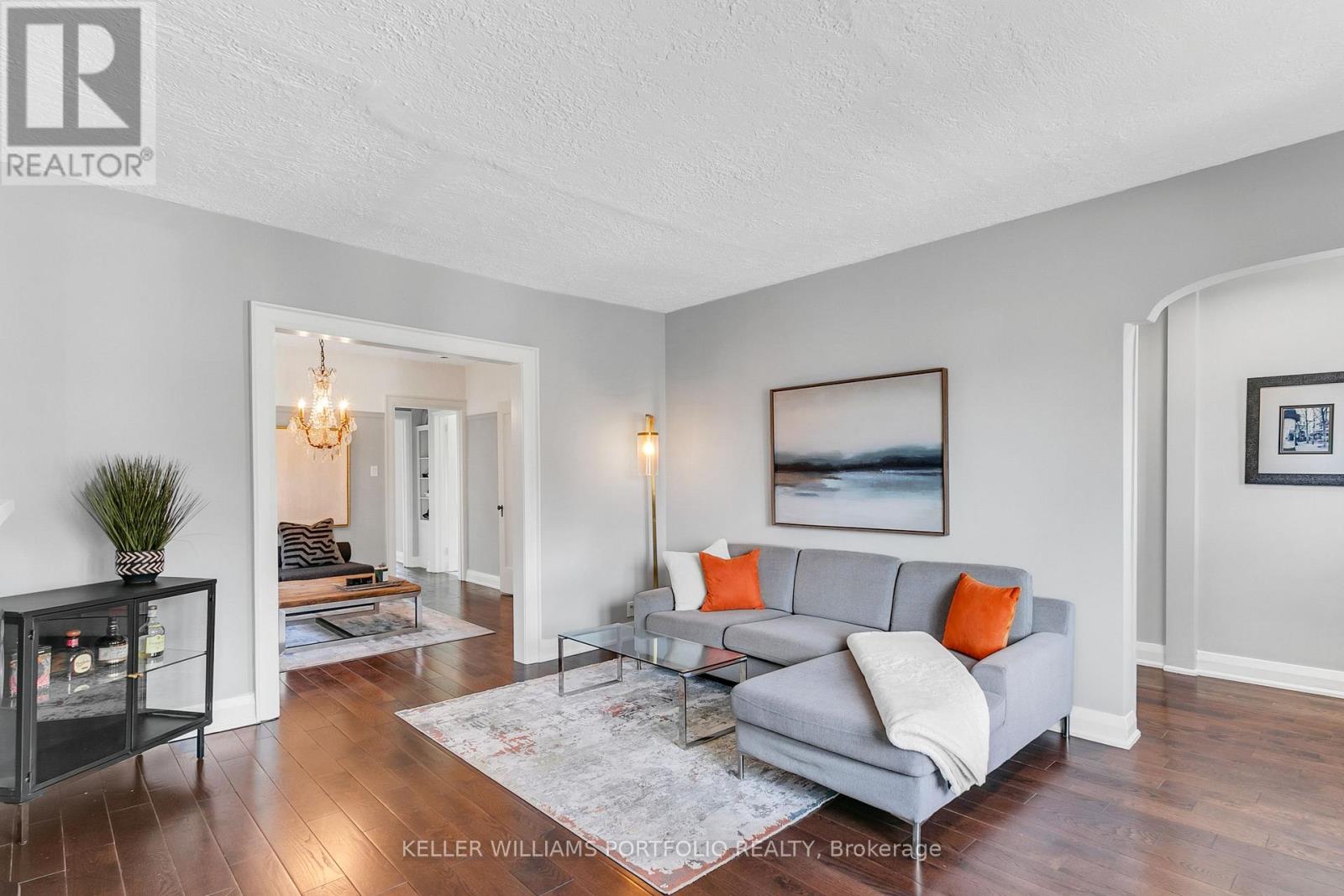 Upper Unit Living