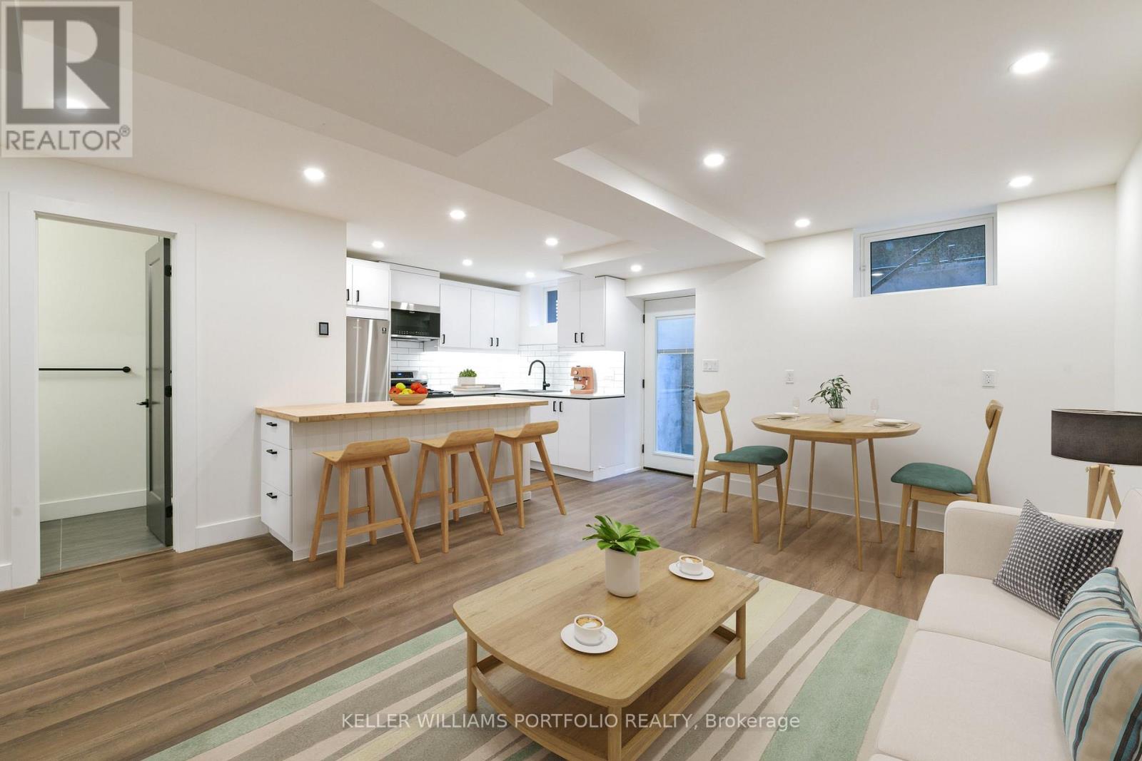 Lower Unit Living