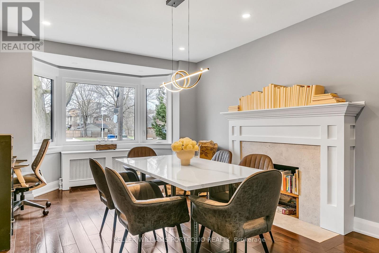 Main Unit Dining