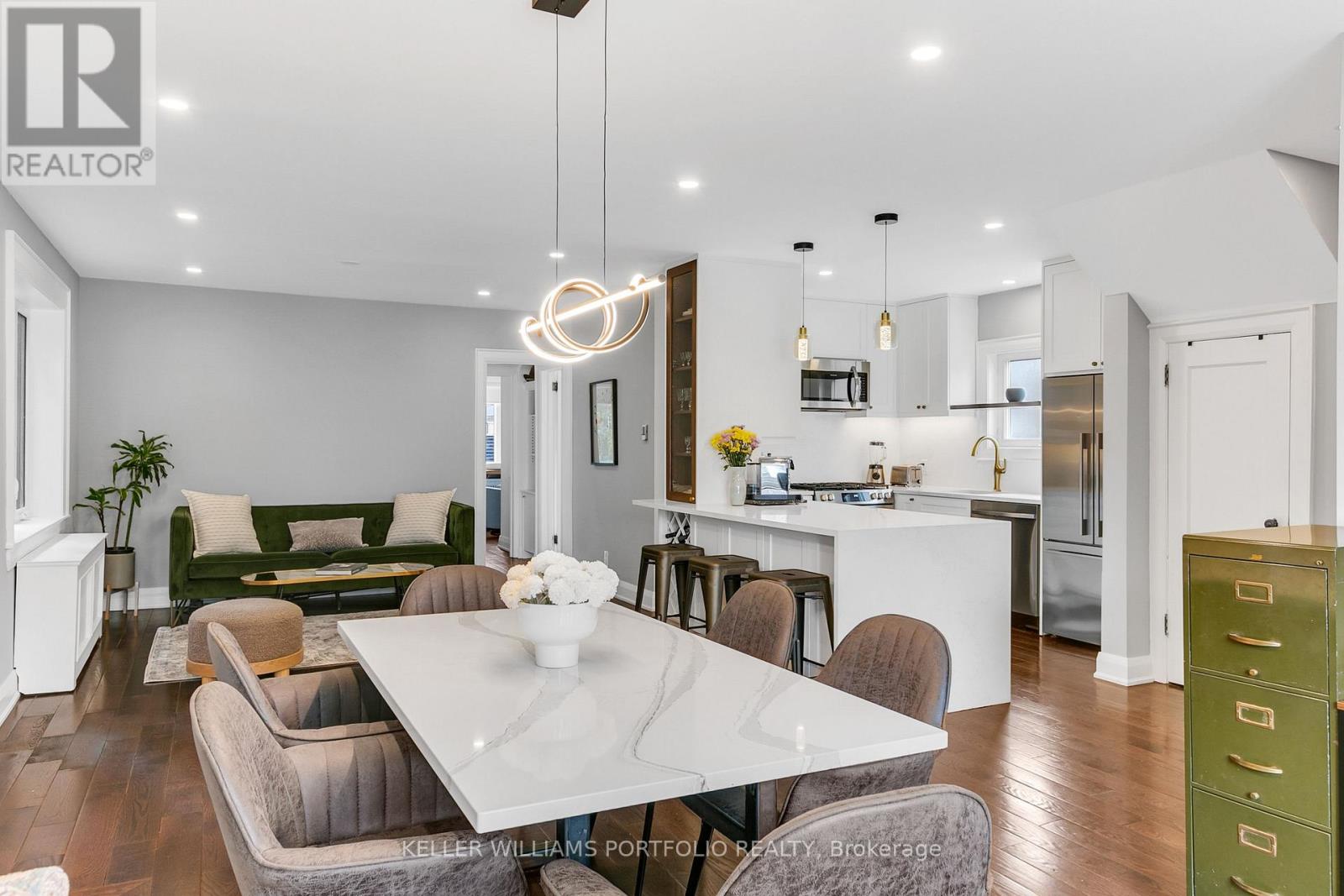Main Unit Living & Kitchen