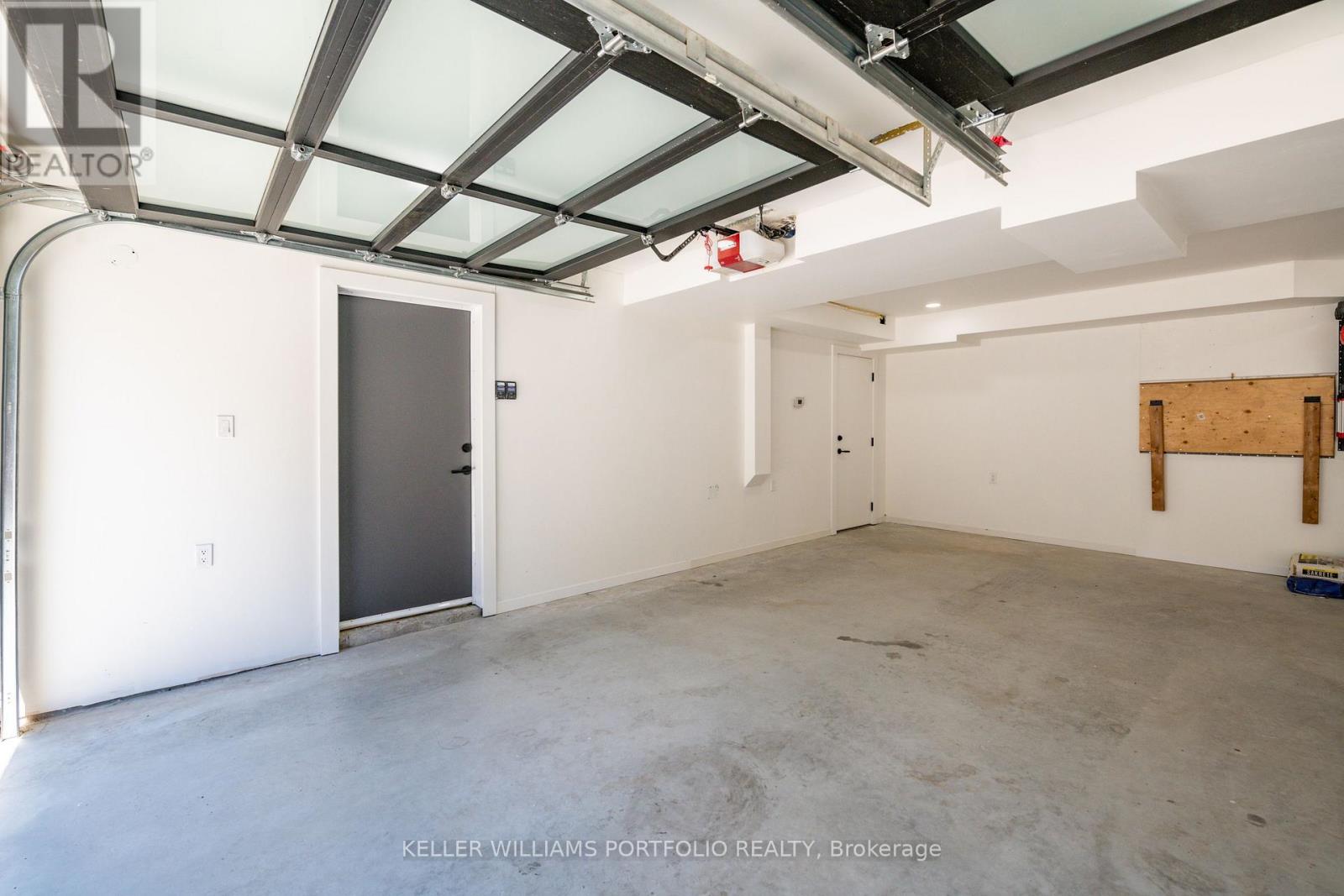 229 MANOR ROAD E — photo 45