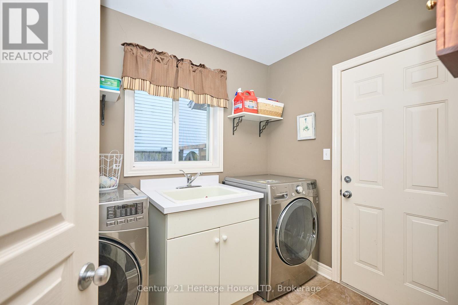 4 ARLENE STREET — photo 17