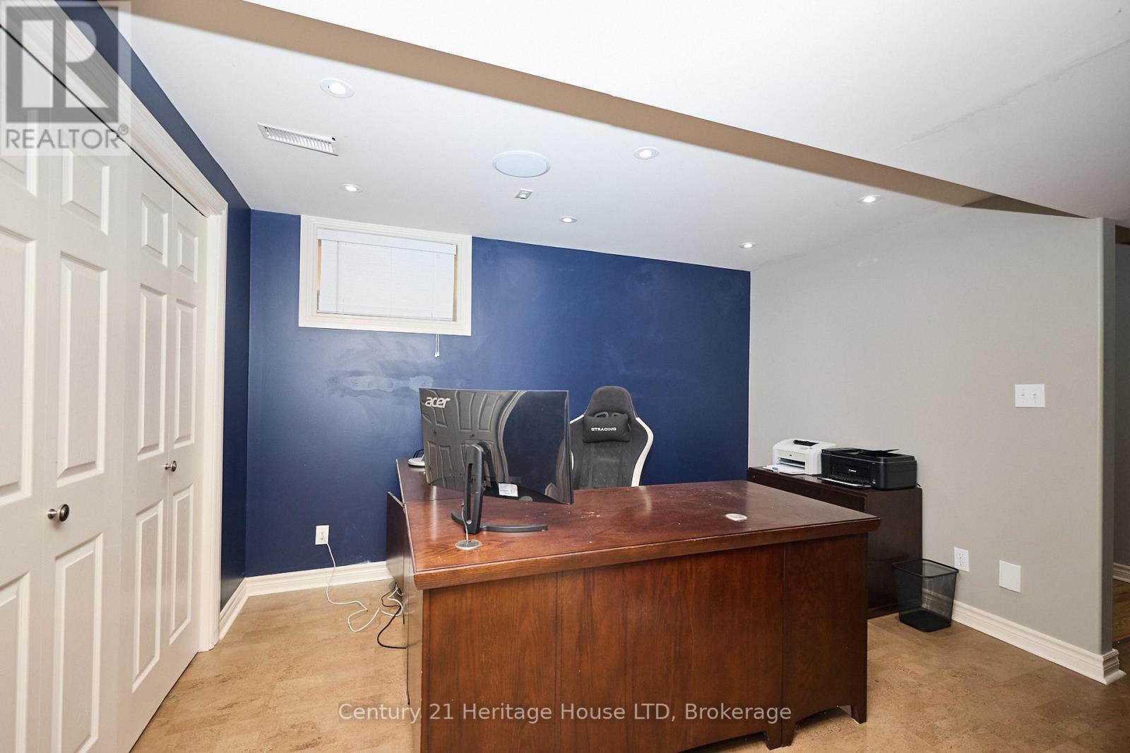 4 ARLENE STREET - 36