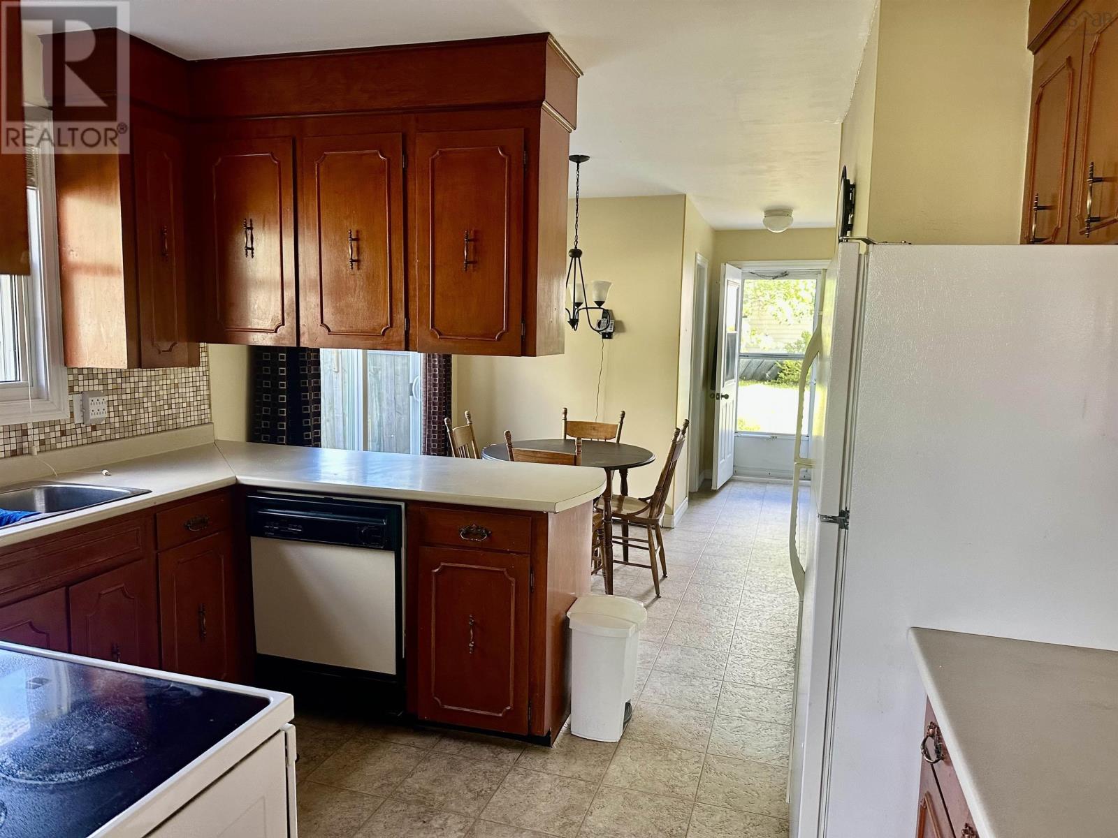 Property 18 of 32 of 3 Grants Court