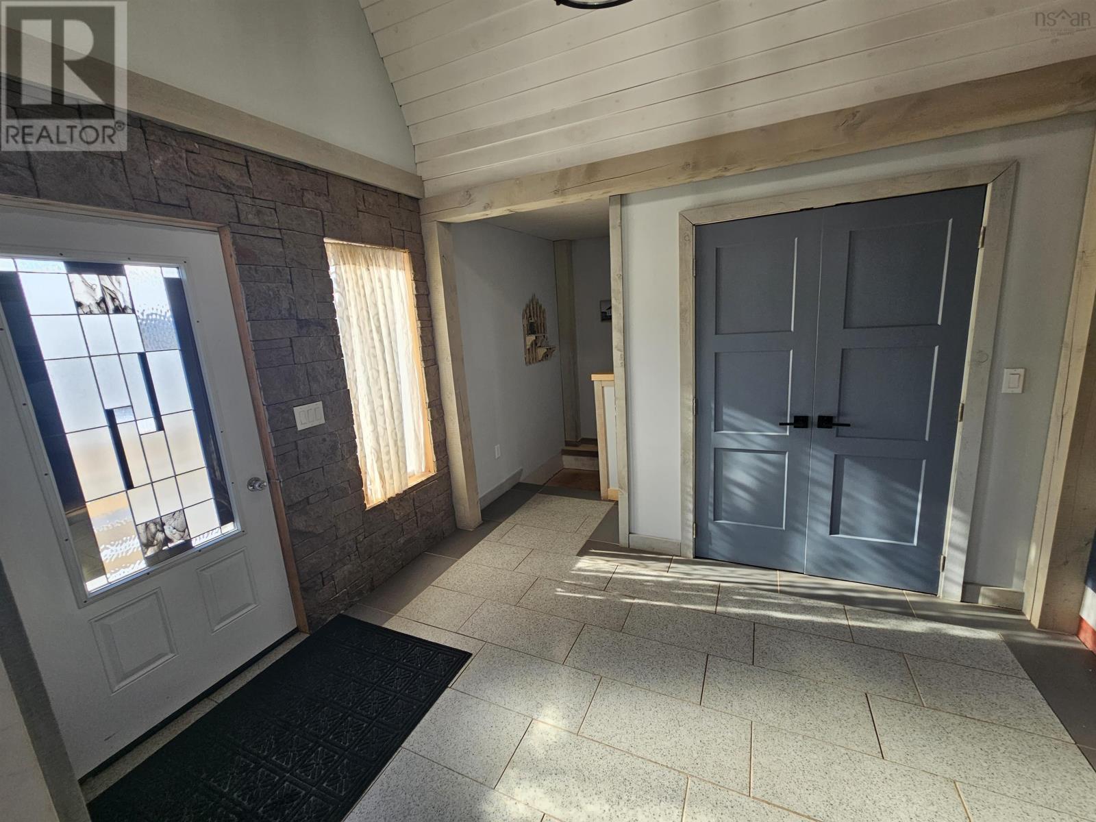 Property 16 of 44 of 10563 Hwy #2 Highway