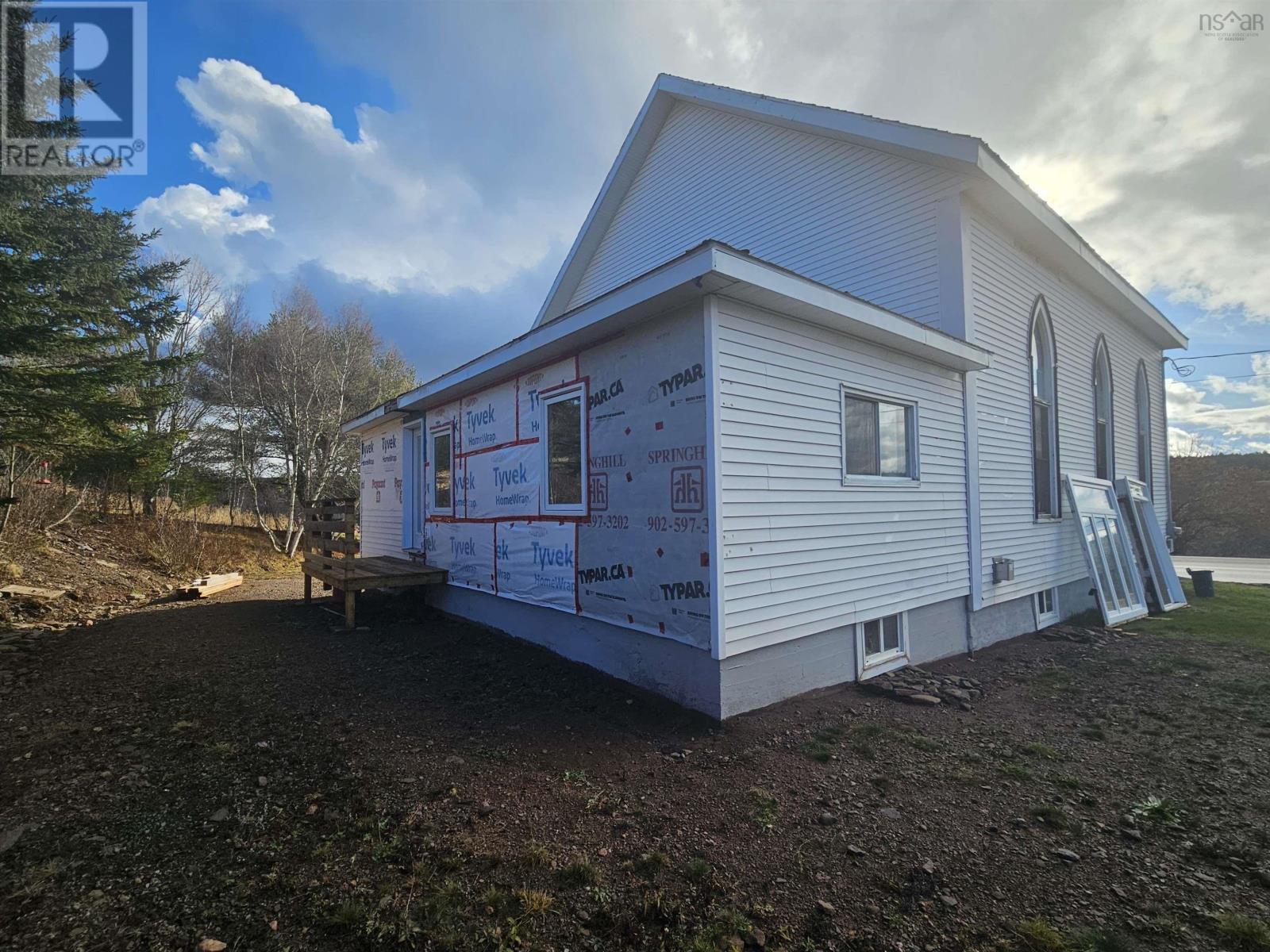 Property 6 of 44 of 10563 Hwy #2 Highway