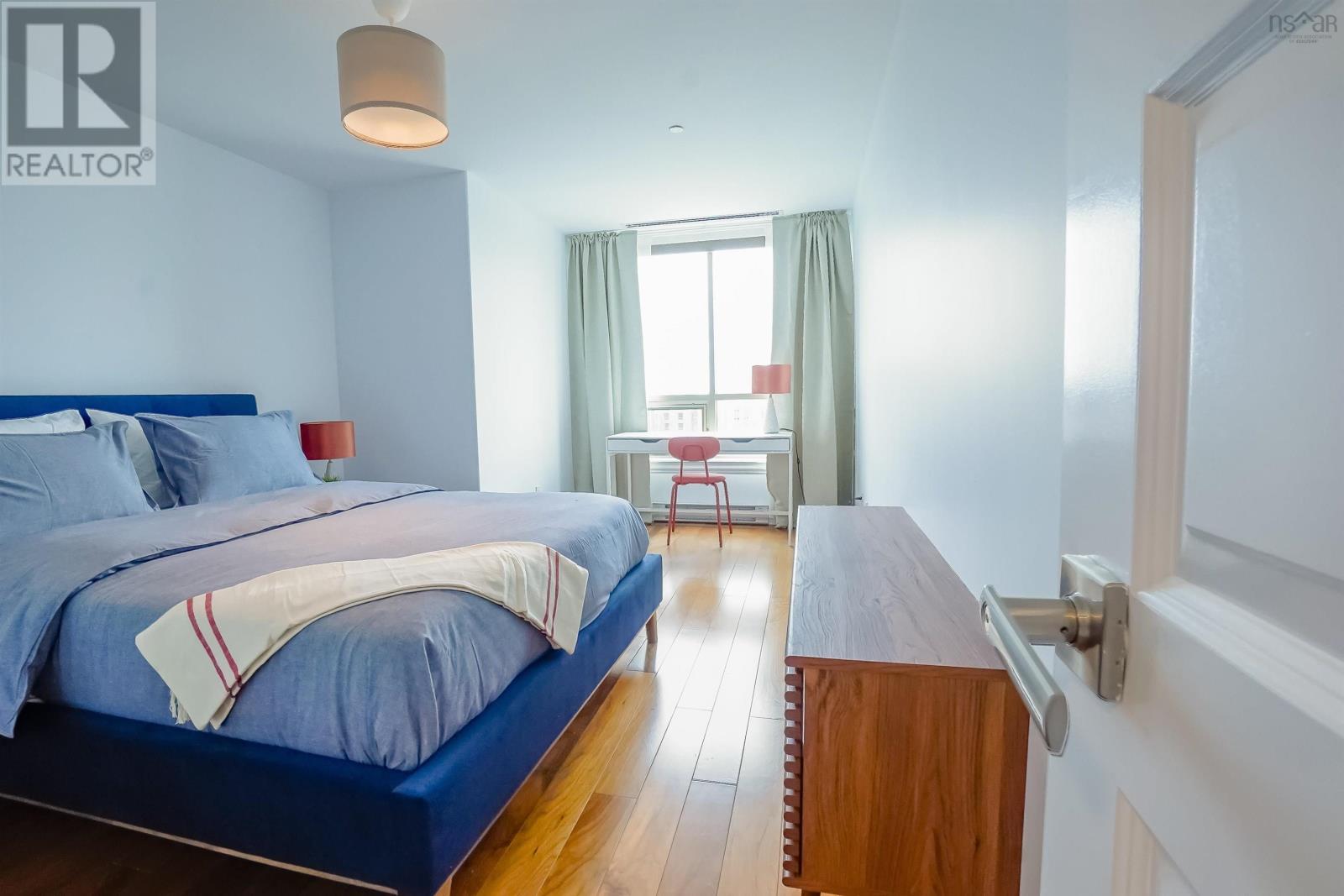 Property 15 of 38 of 1002 1445 South Park Street