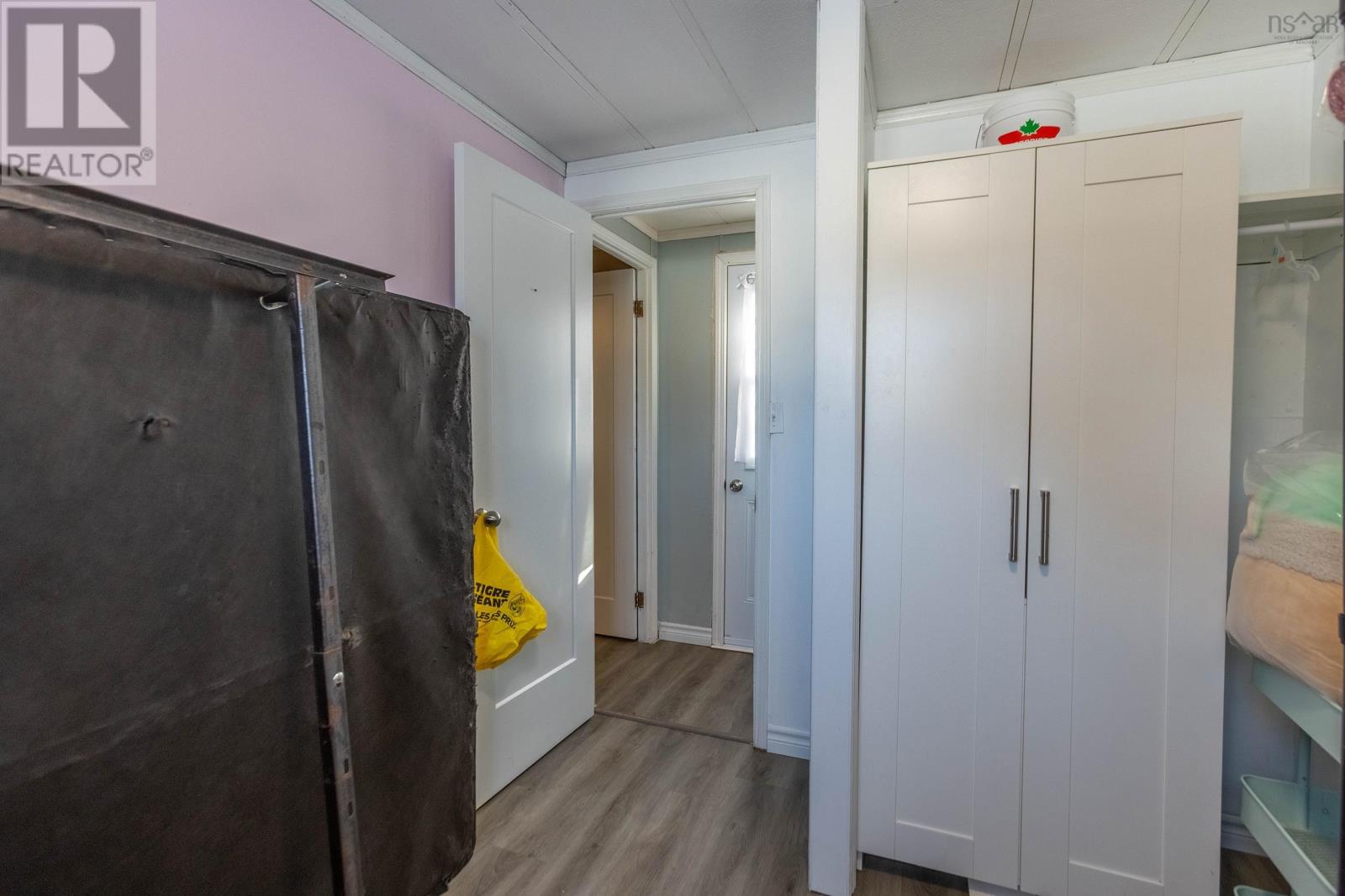 Property 20 of 24 of 4 Bayview Crescent