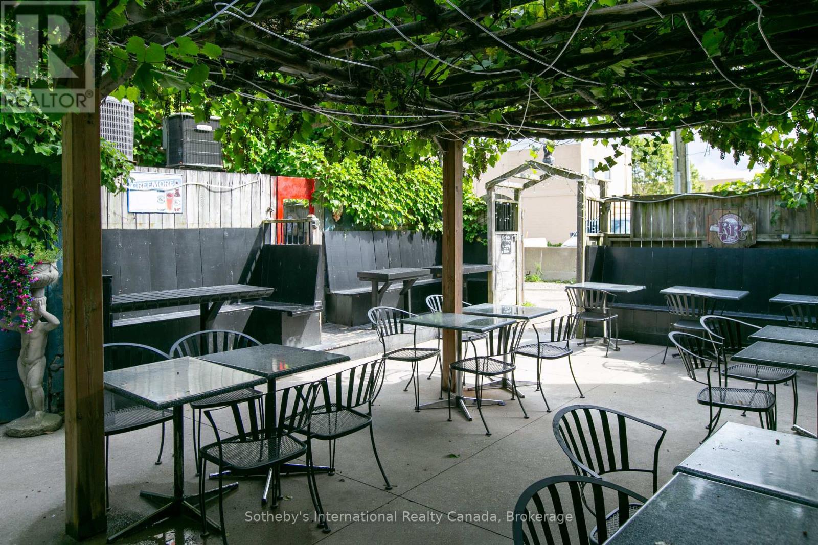 261 9TH STREET E - 21