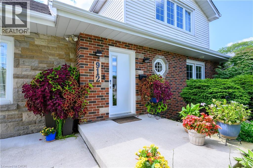 912 BOOTHMAN Avenue - 6