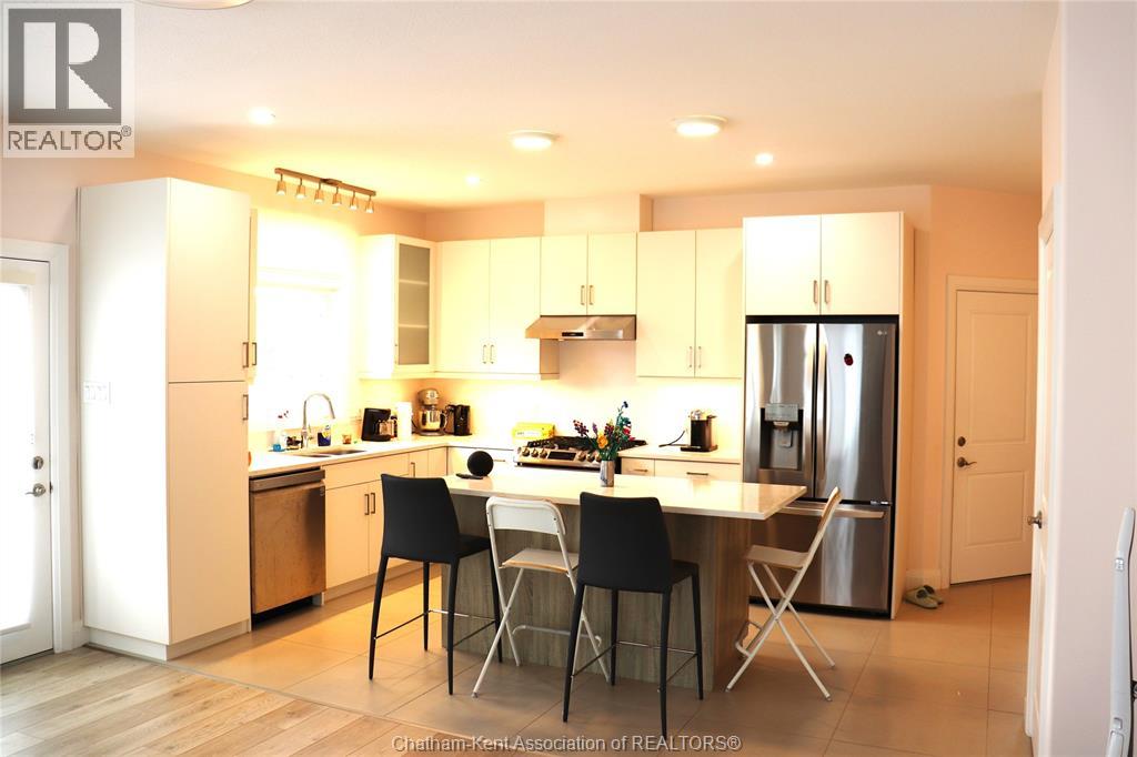 2 Delft COURT - 4