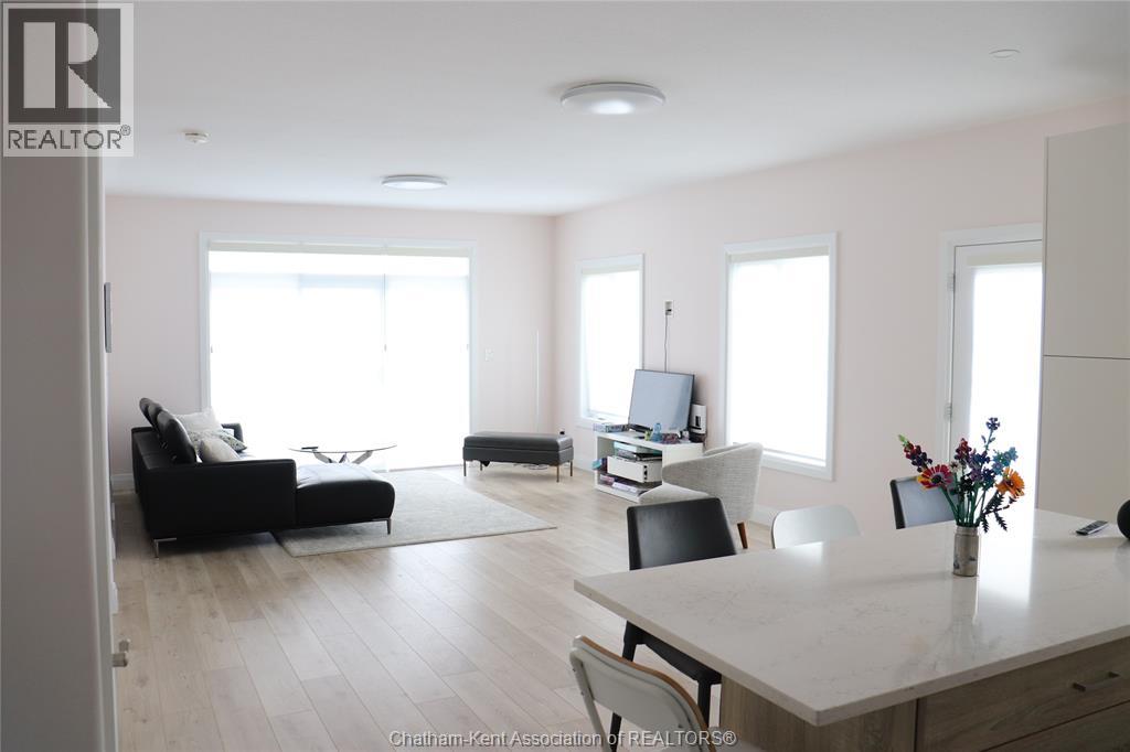 2 Delft COURT - 5