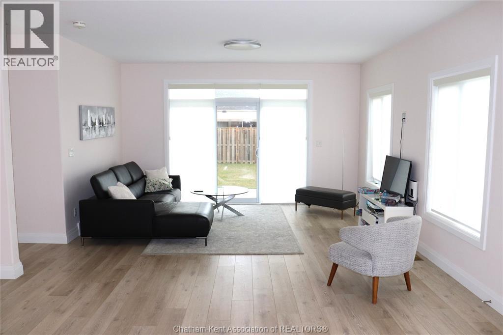 2 Delft COURT - 6