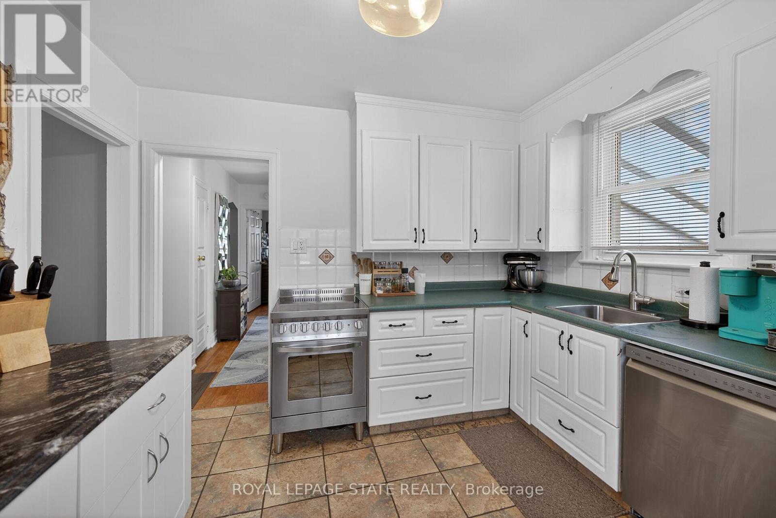22 MARION PLACE - 10