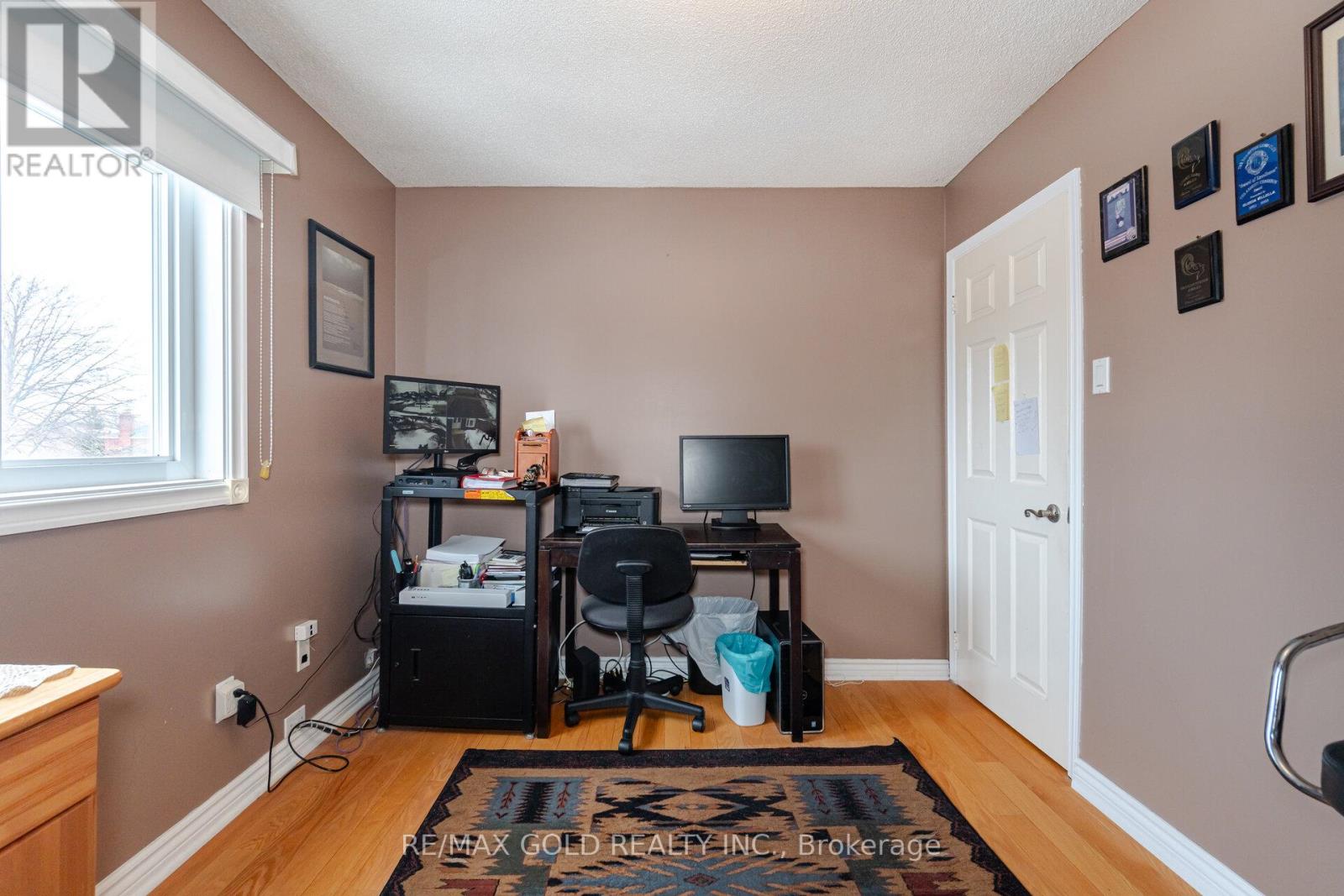 29 BRYDON CRESCENT - 35