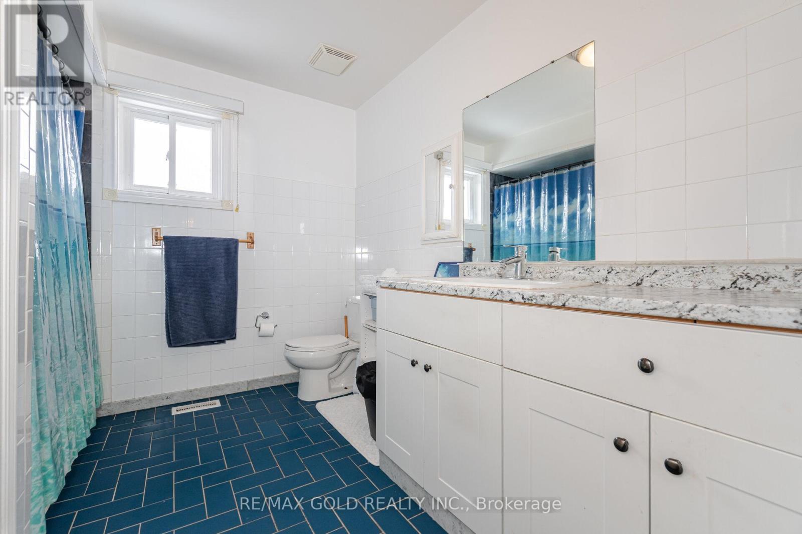 29 BRYDON CRESCENT - 36