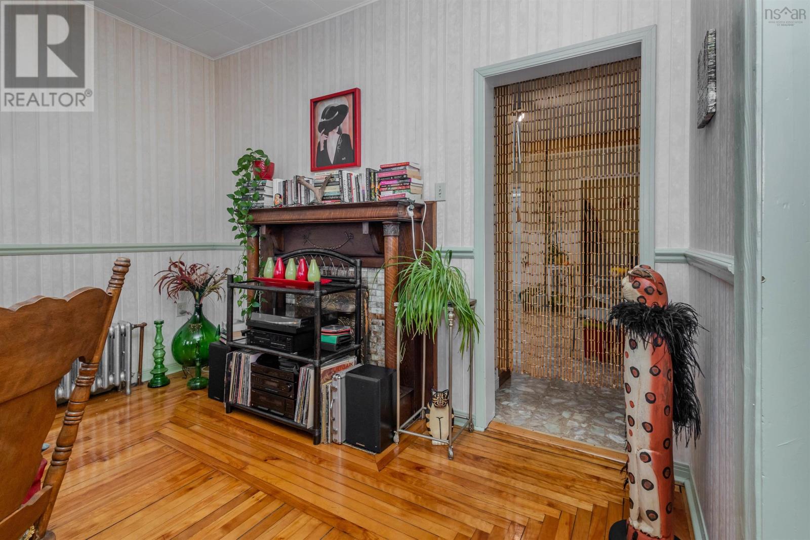 Property 23 of 47 of 218 york Street