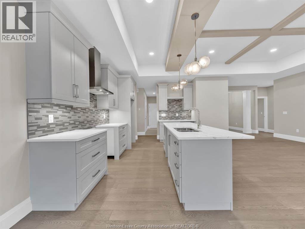 61 HILTON COURT - 11