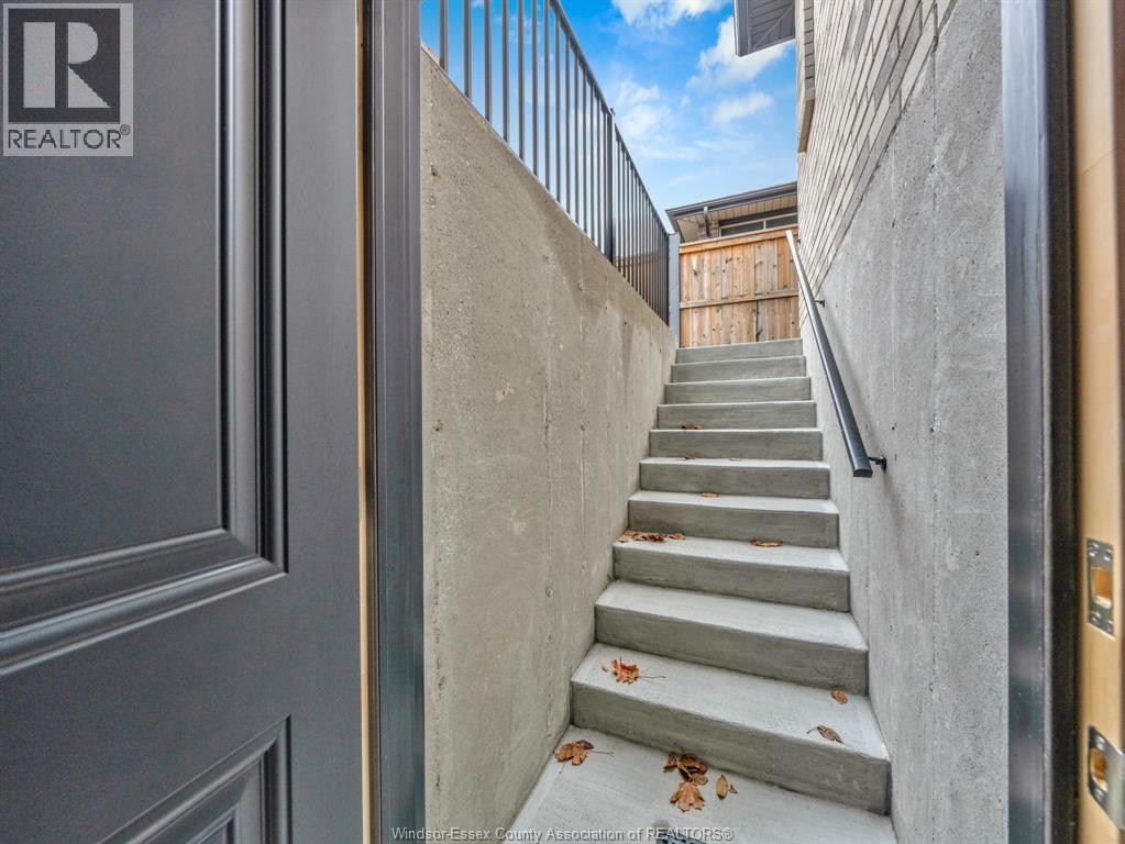 61 HILTON COURT - 40