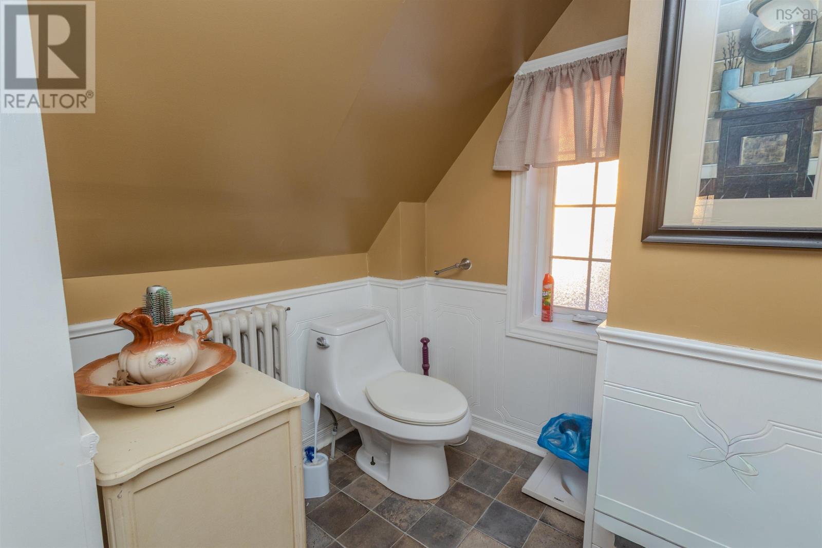 Property 28 of 32 of 70 fraser Avenue