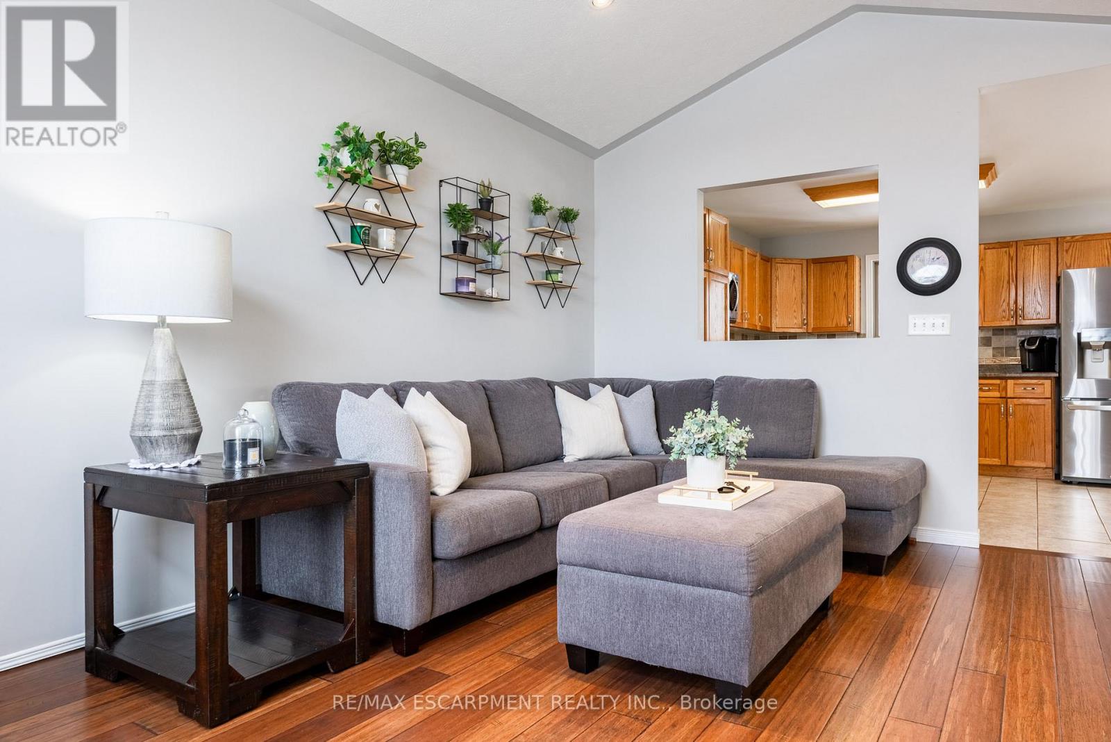 62 MISSION ROAD - 11