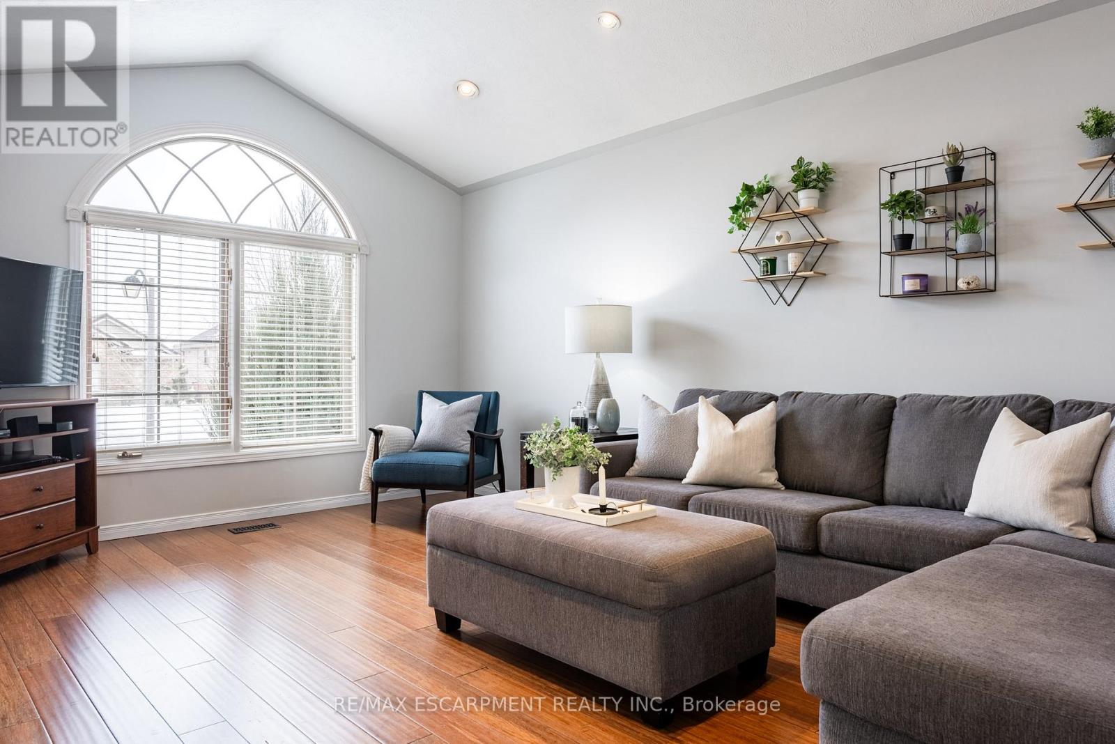 62 MISSION ROAD - 8